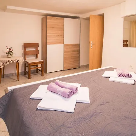 Samanic Apartament *